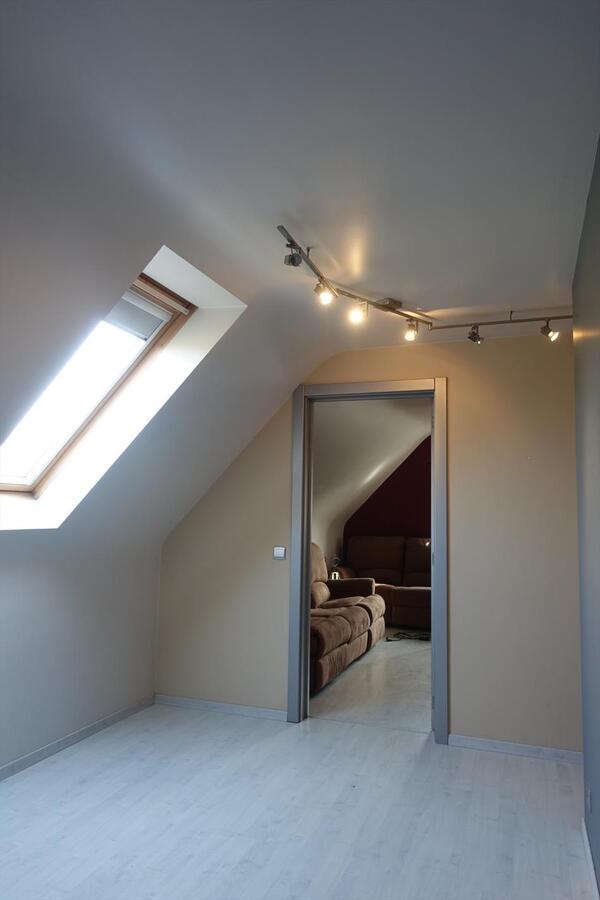 Residentieel gelegen, alleenstaande woning met achterliggende weide 