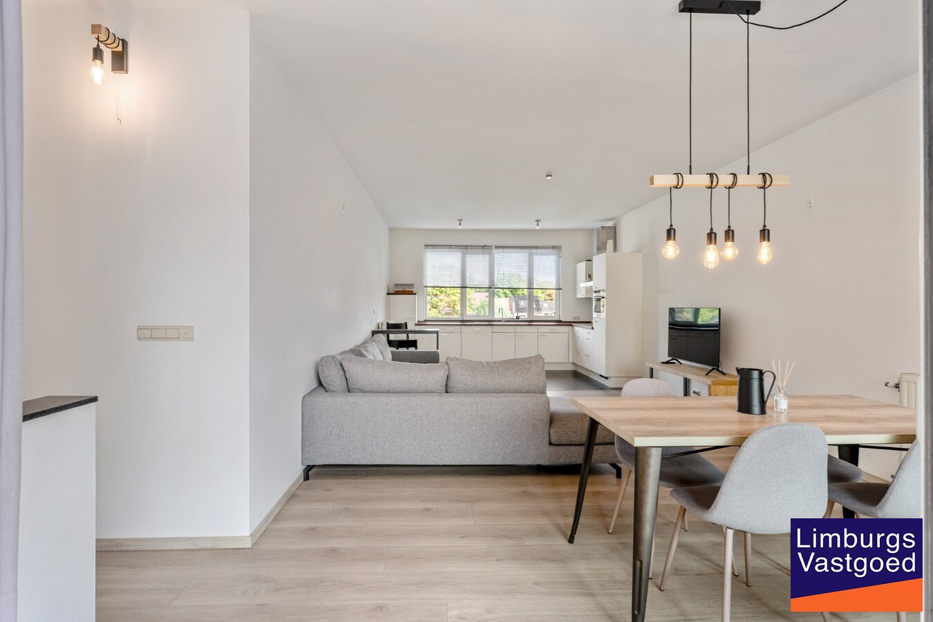 App., 119 m², 2 slpk, terras, autostaanplaats 