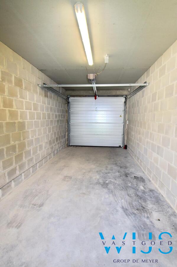 Gelijkvloers appartement met TUIN &amp; GARAGE te Zelzate! 