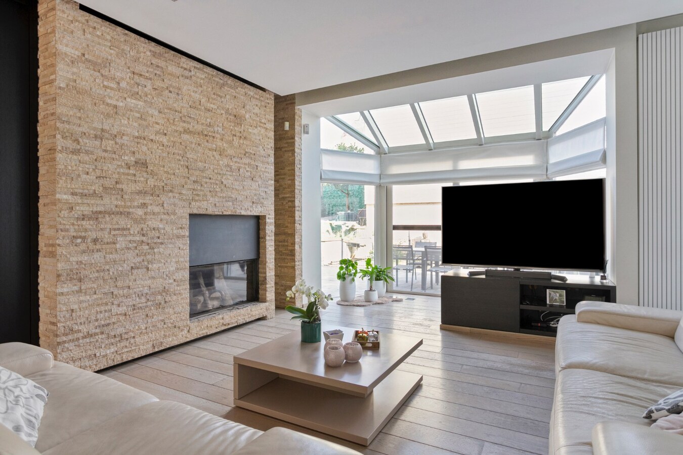 Uitzonderlijke exclusieve herenwoning met verrassende loods van 3 etages 