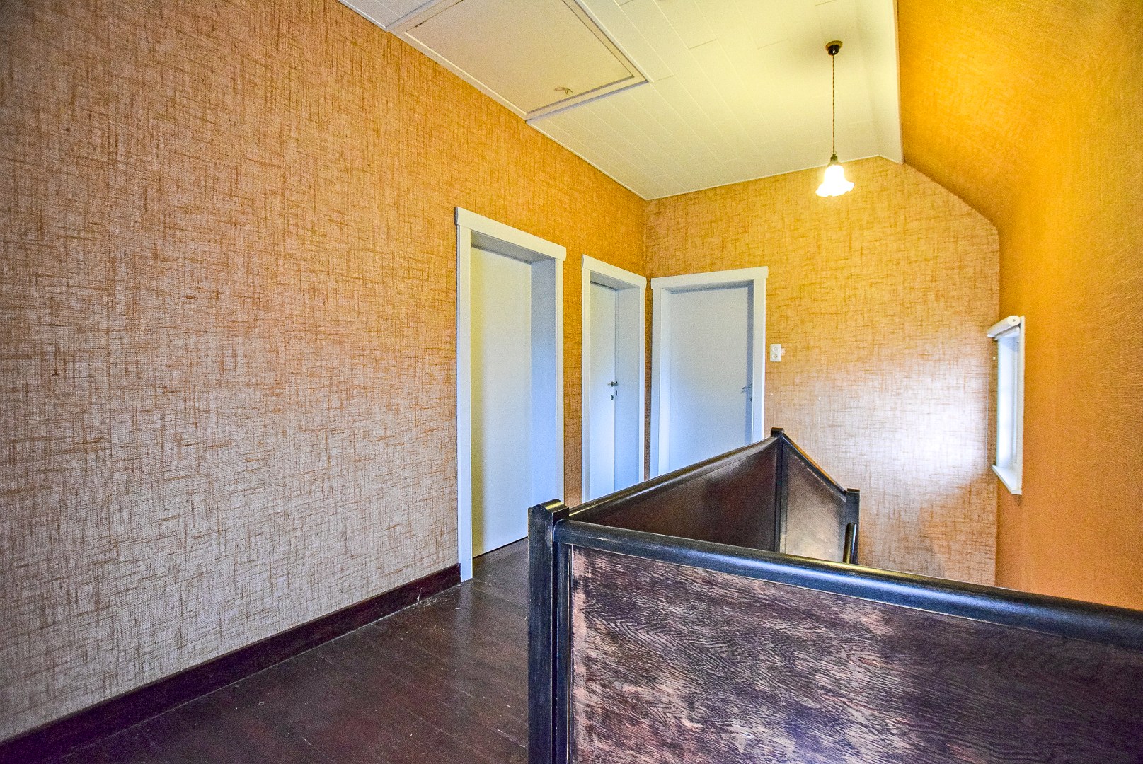 Te renoveren alleenstaande woning met 3 slaapkamers. 