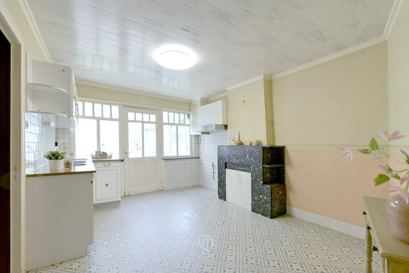 Karaktervolle herenwoning in centrum Asper. 