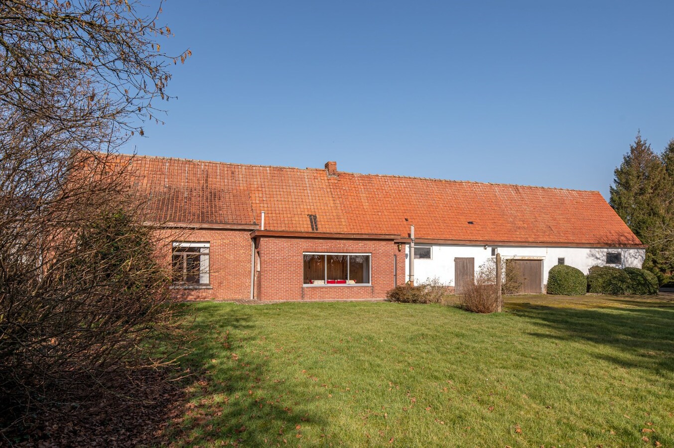 Authentieke hoeve met bijgebouw op 52 a 84 ca 