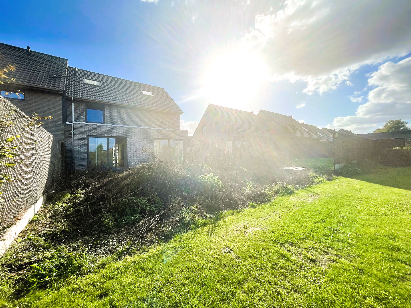 Ruime nieuwbouwwoning met garage en tuin op 300m² 