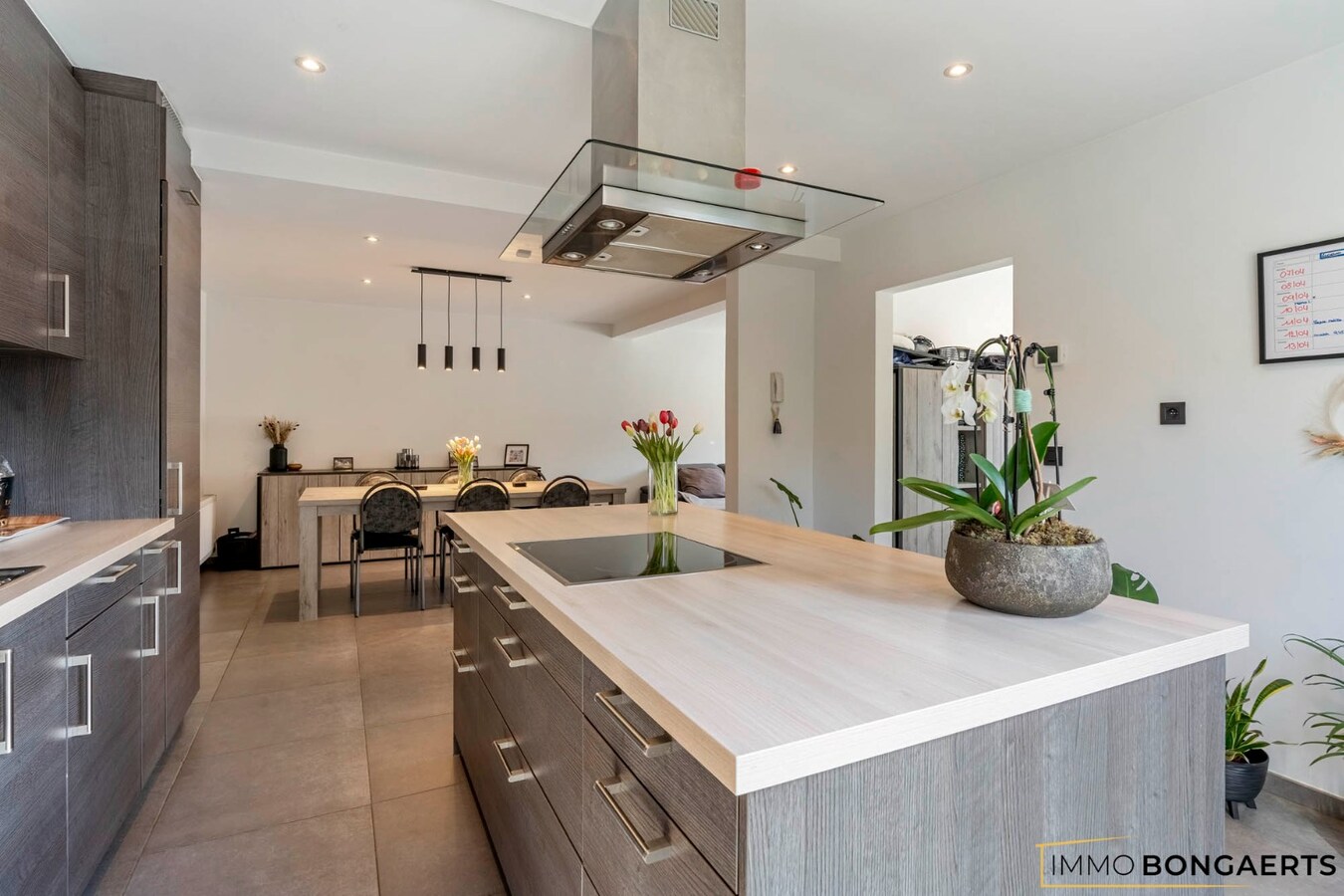 Gerenoveerde woning met vier slaapkamers 