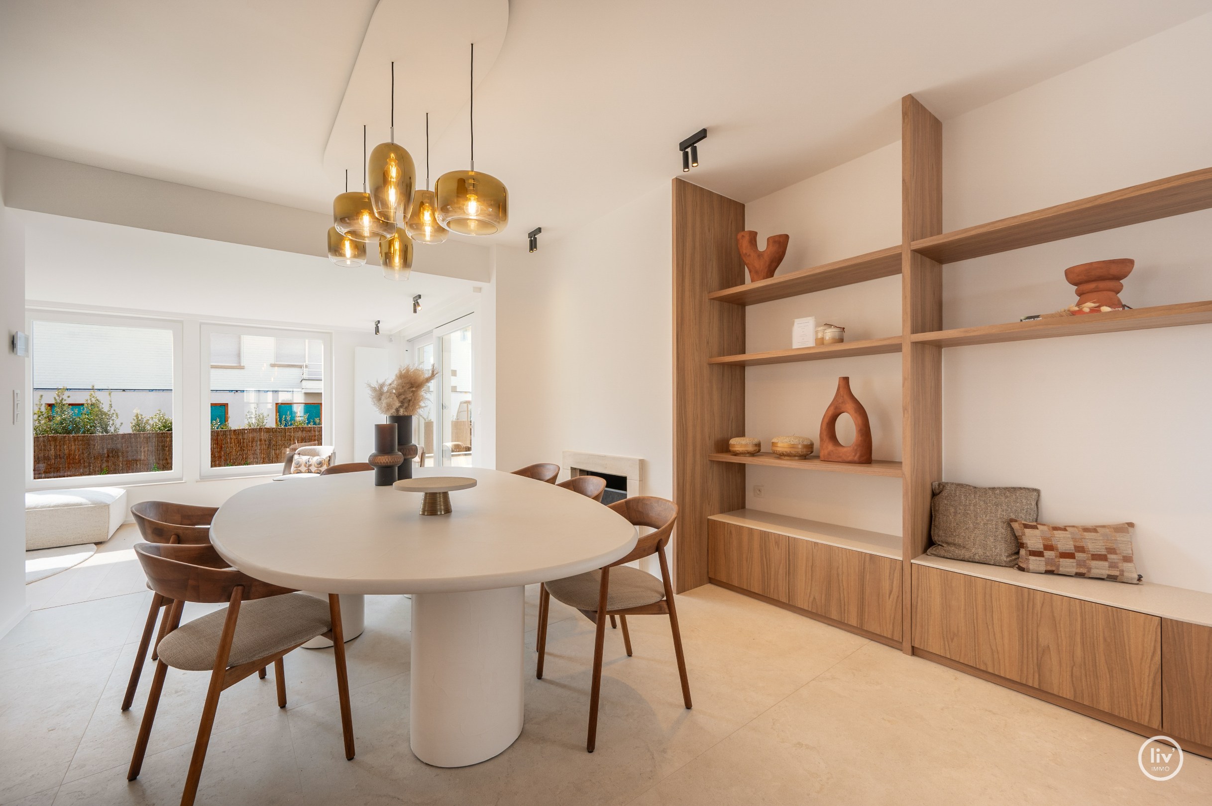 Exclusief gerenoveerde villa op een absolute toplocatie in de Jozef Nellenslaan te Knokke. 