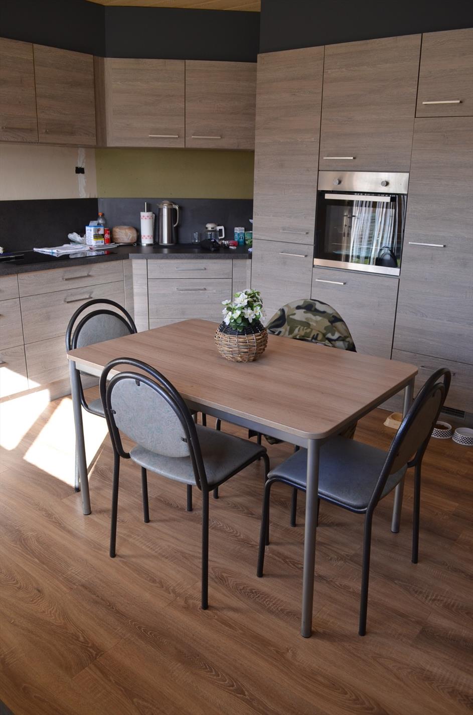 Gerenoveerde bungalow met 3 slpks en garage te Adegem 