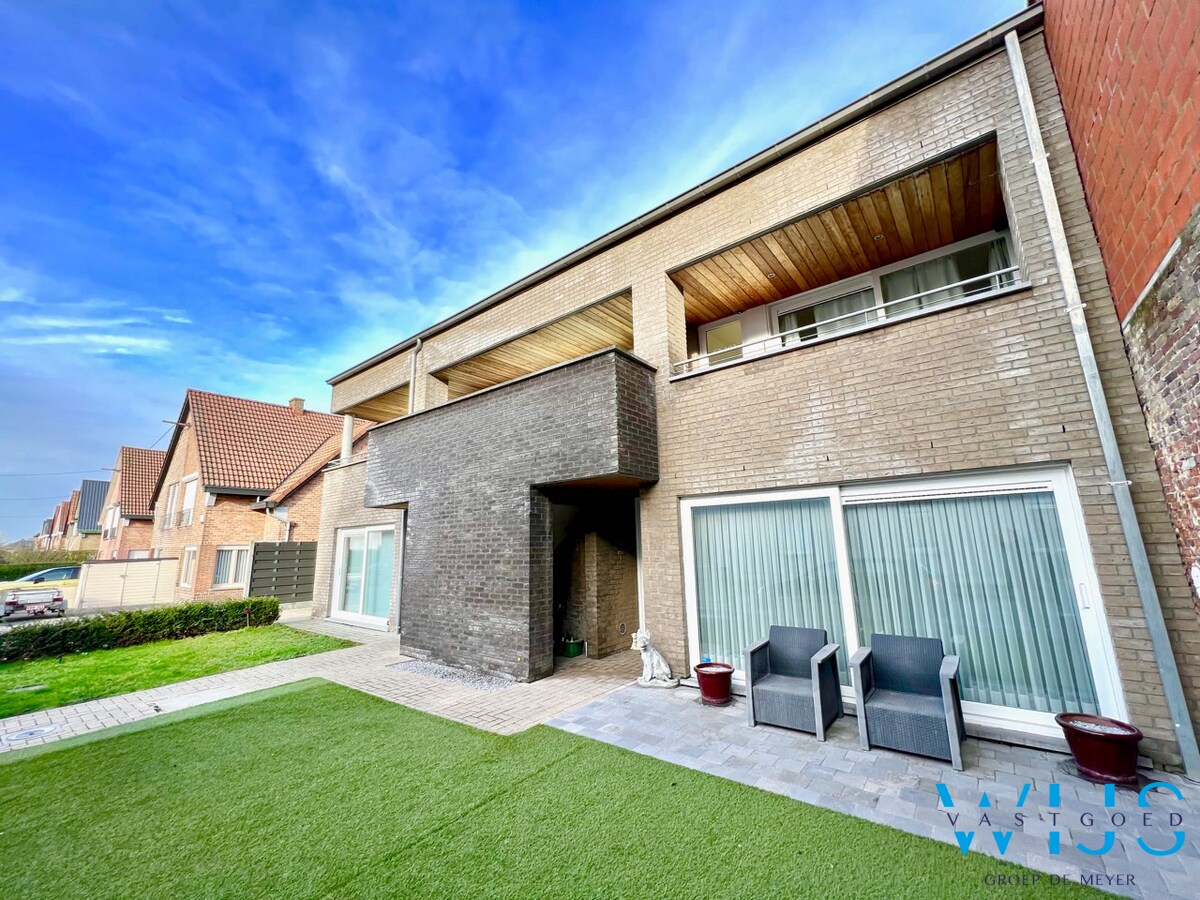 Energiezuinig 2 slaapkamerappartement met garage te Rieme! 