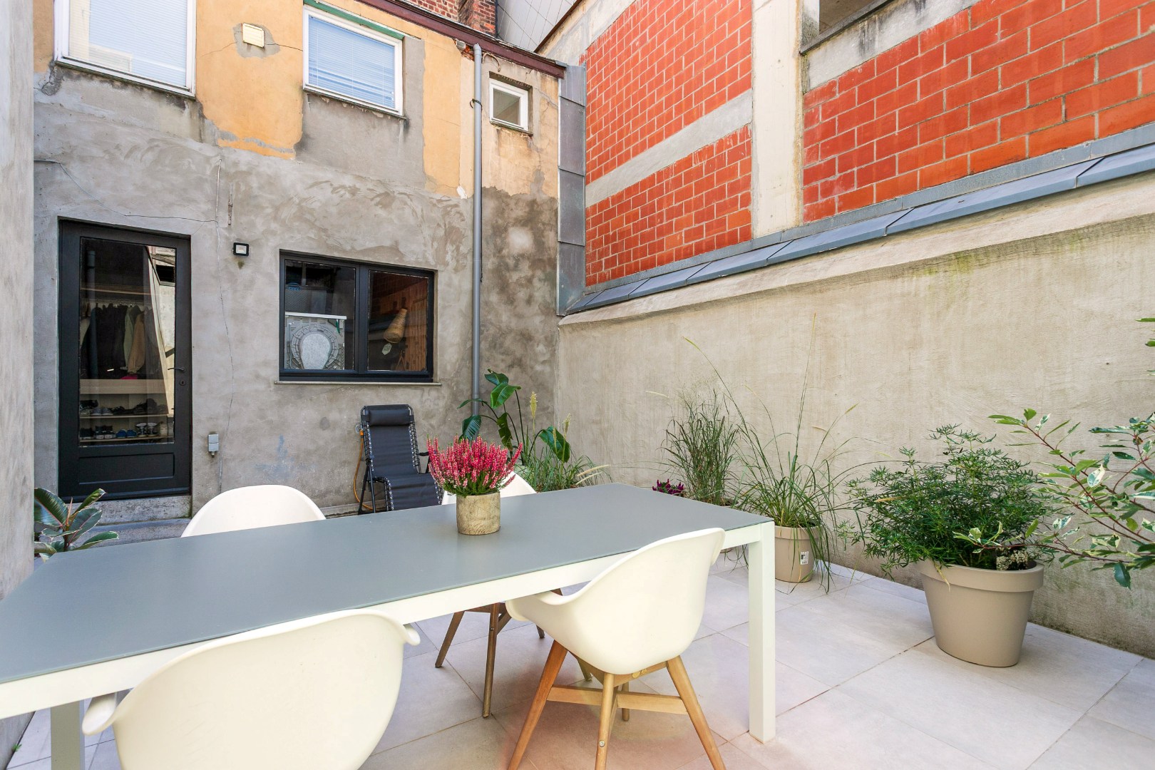 Karaktervolle woning met 3 slpk en terras te centrum Halle 