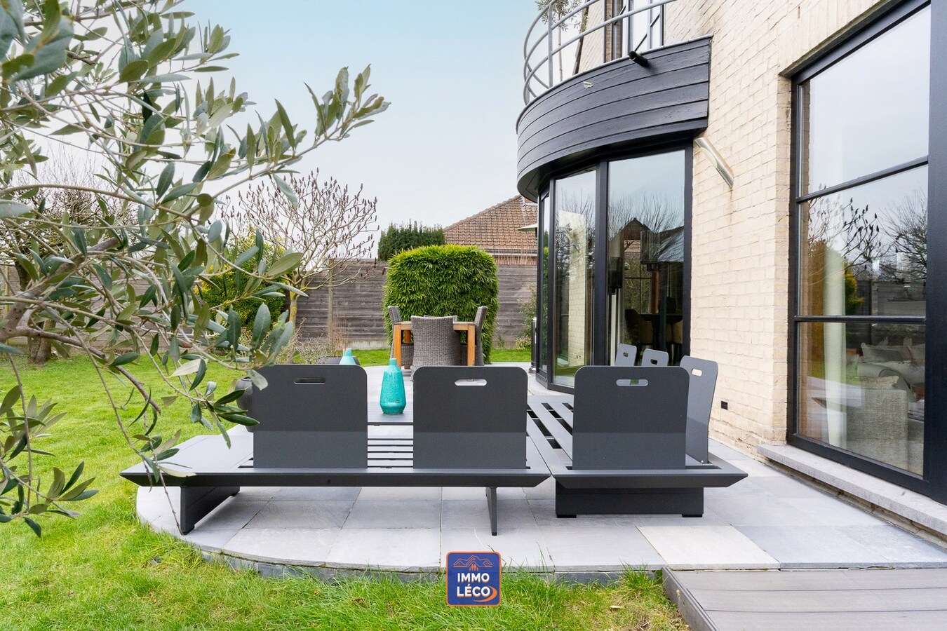 Magnifique villa érigée sur 762m², dans un clos prisé – Coup de cœur ! 