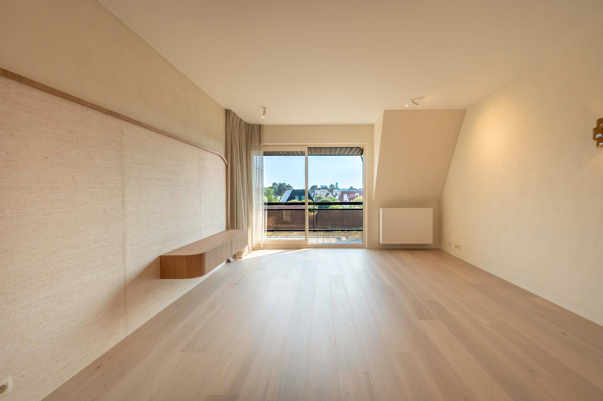 Appartement de classe situé dans une charmante résidence de villa dans le Zoute. 