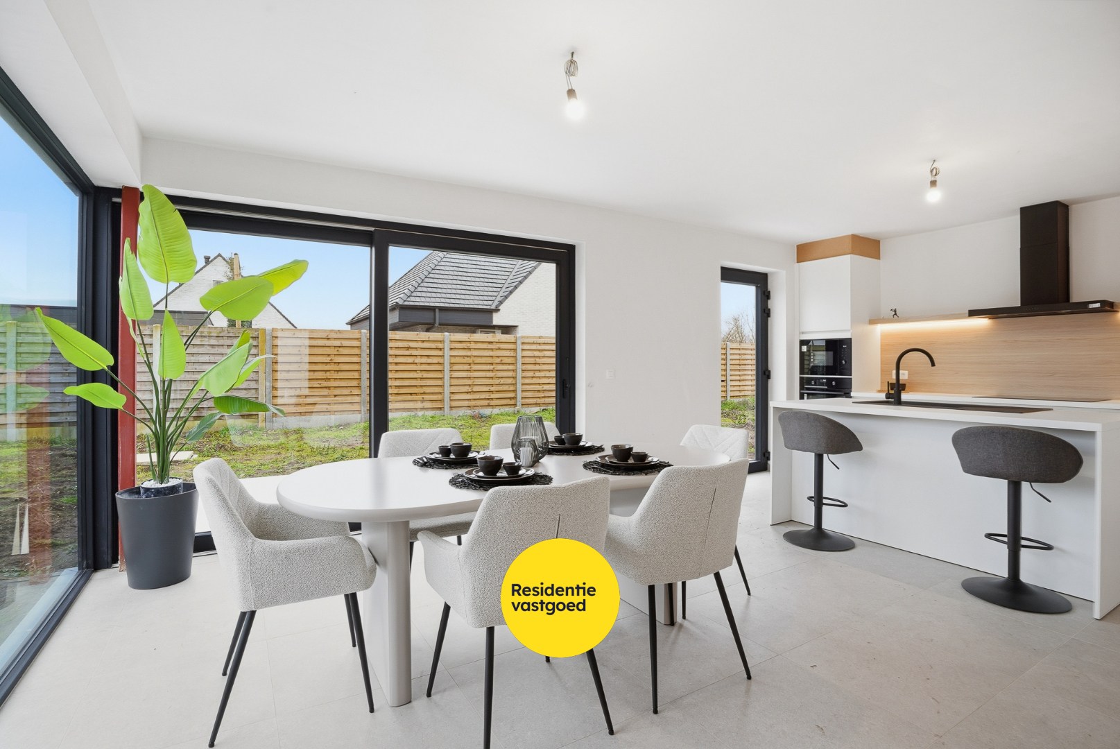 Moderne halfopen nieuwbouw woning op 265 m² met hoogwaardige afwerking 