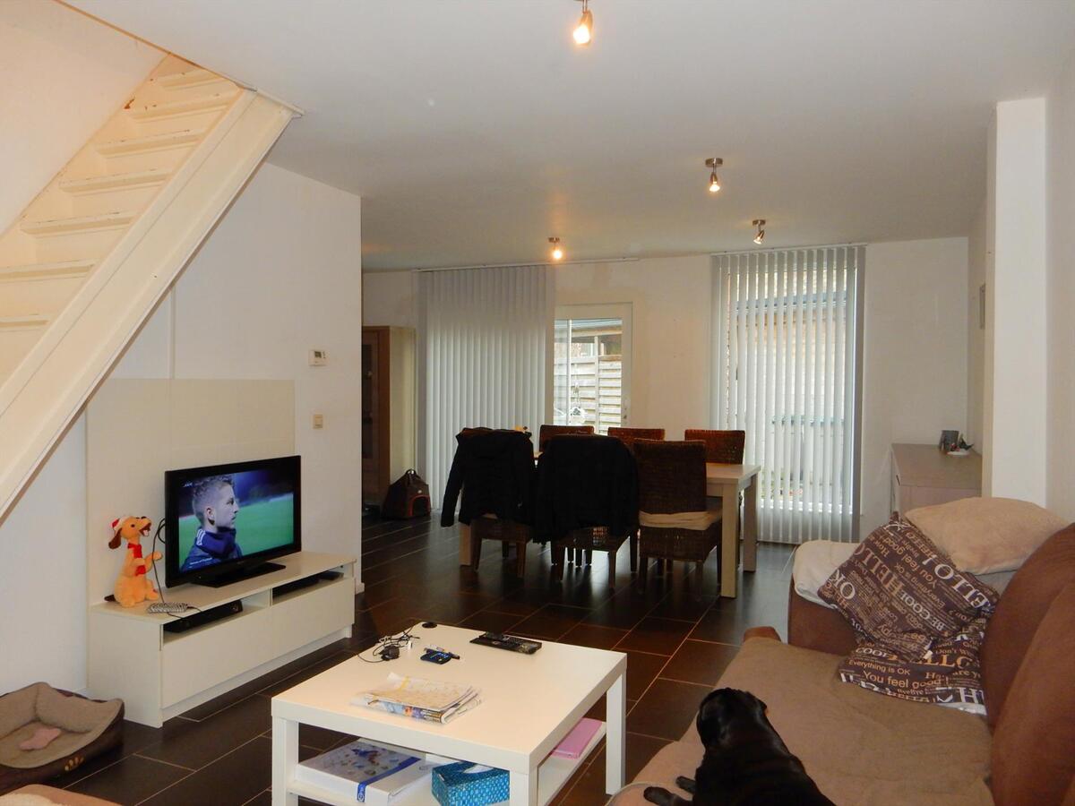 Half-open gerenoveerde woning te Jabbeke 