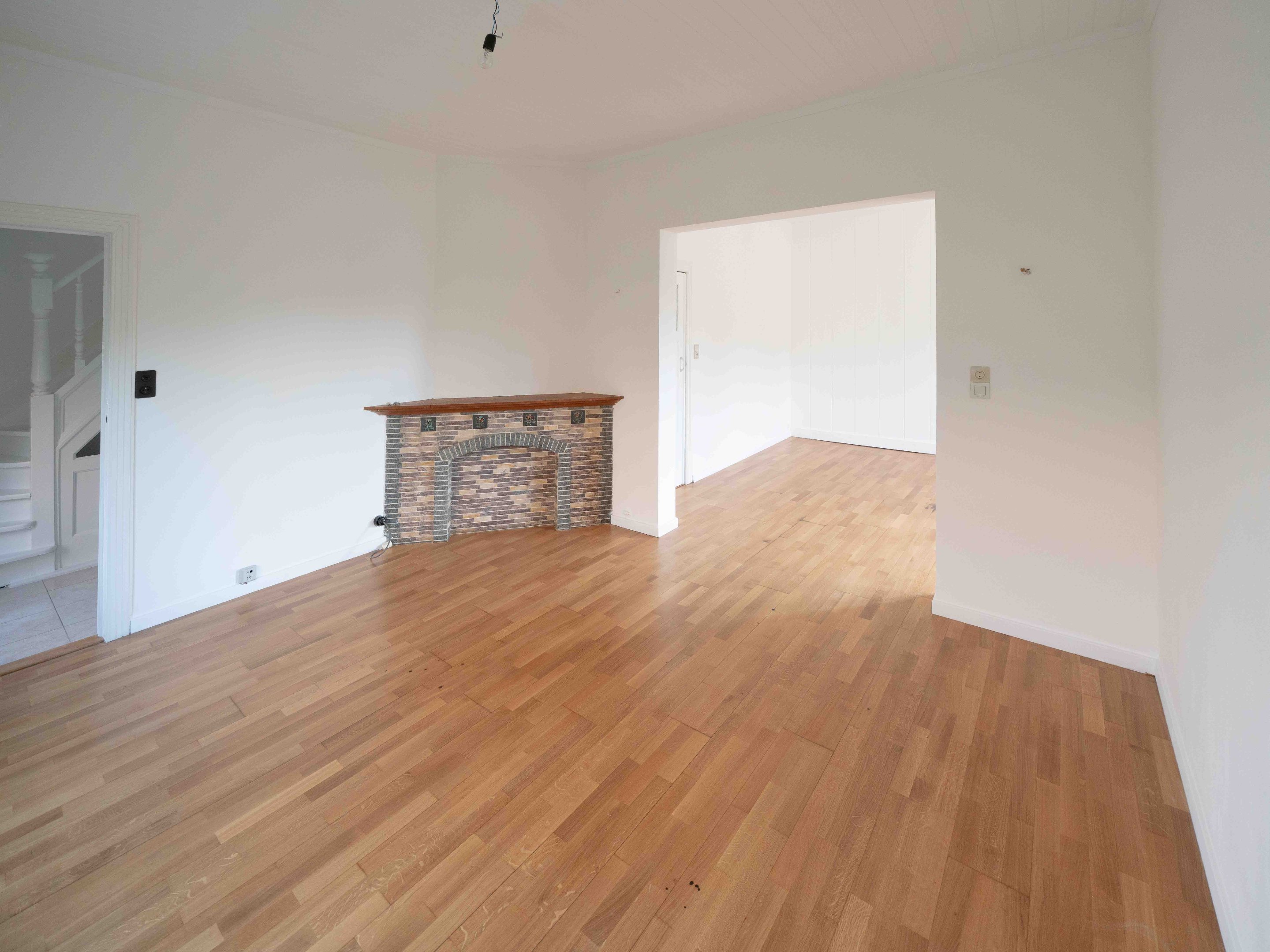 4-gevelwoning met prachtige tuin nabij alle faciliteiten 