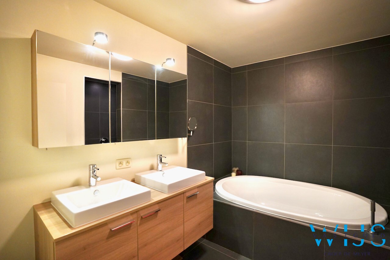 Prachtig energiezuinig appartement in hartje ERTVELDE ! 