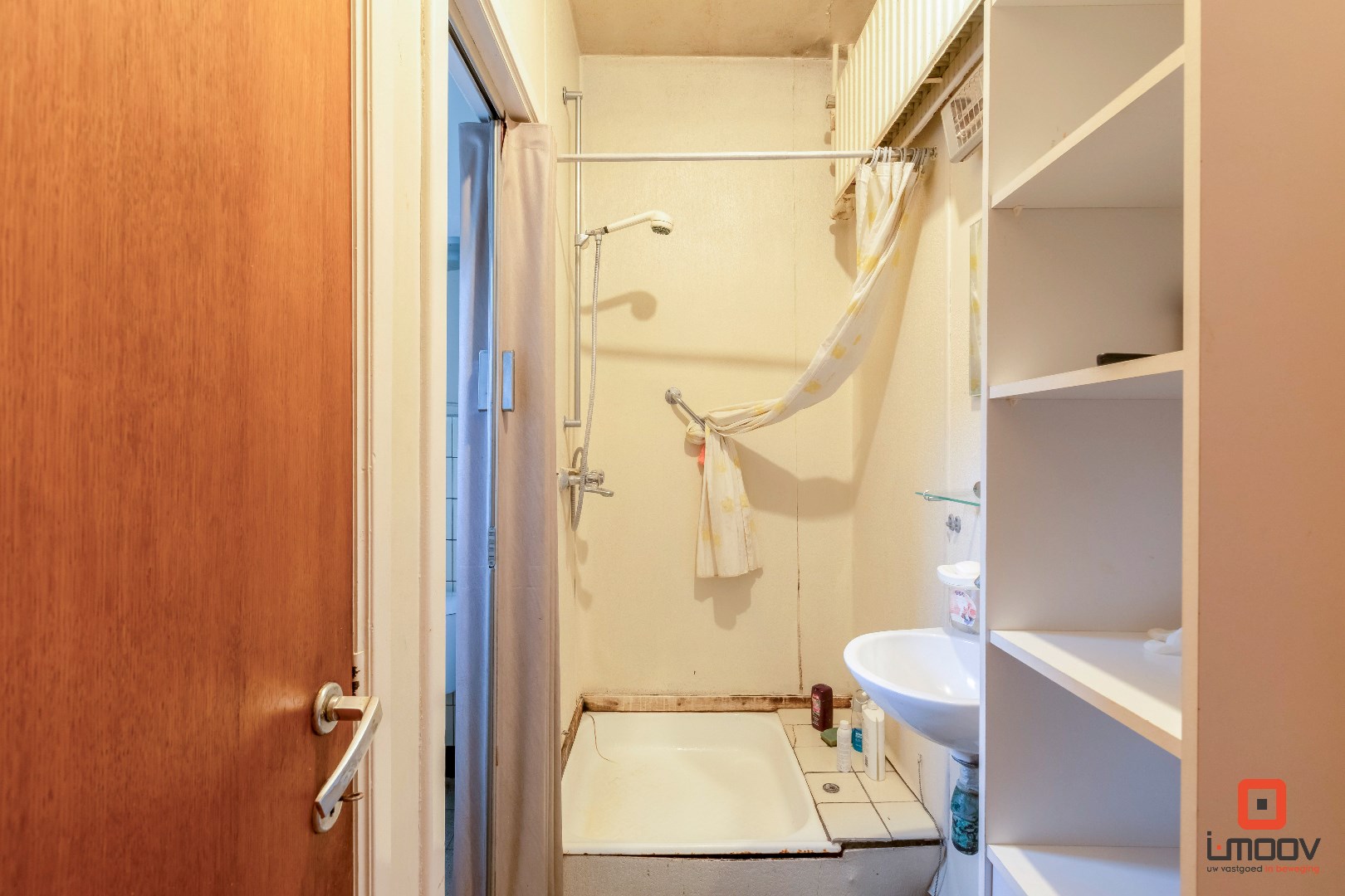 Halfopen te renoveren bebouwing met veel potentieel! 