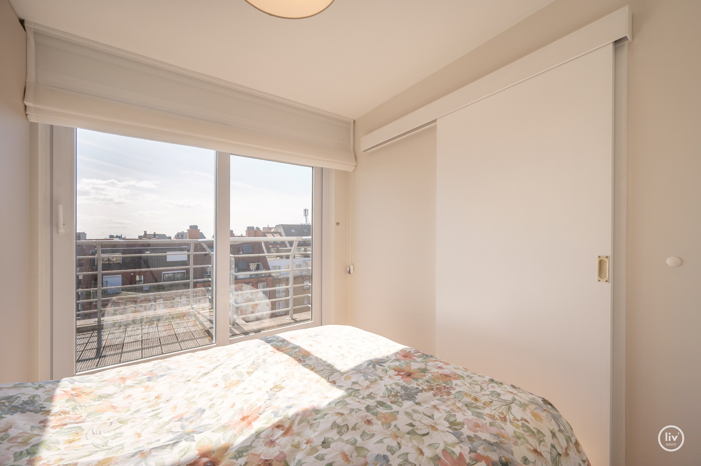 Spacieux duplex avec 3 chambres dans un emplacement de premier choix sur la Van Bunnenvaan à Knokke. 