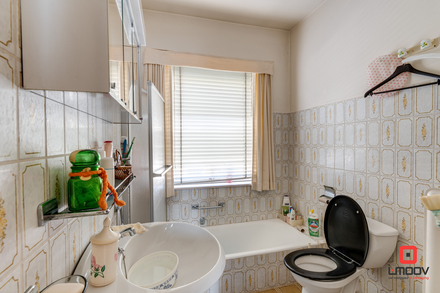 Halfopen bebouwing met veel potentieel te koop! 