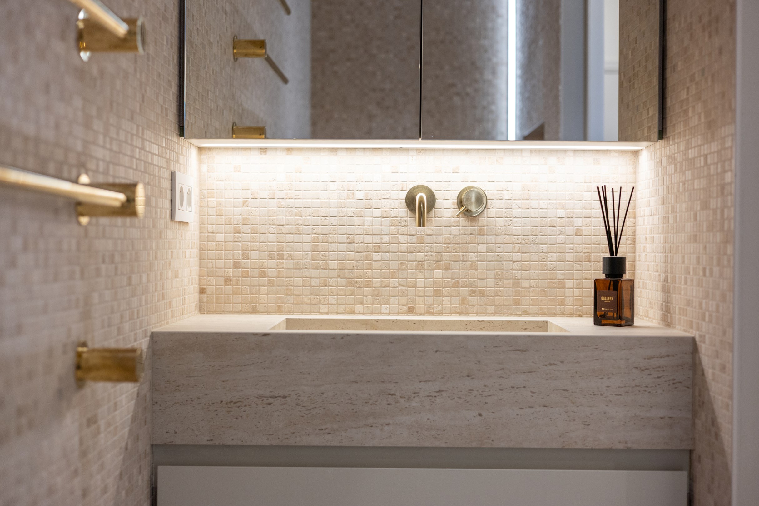 Charmant en instapklaar appartement te koop in Knokke op een toplocatie nabij de zeedijk, Kustlaan en Place m’as-tu vu. 