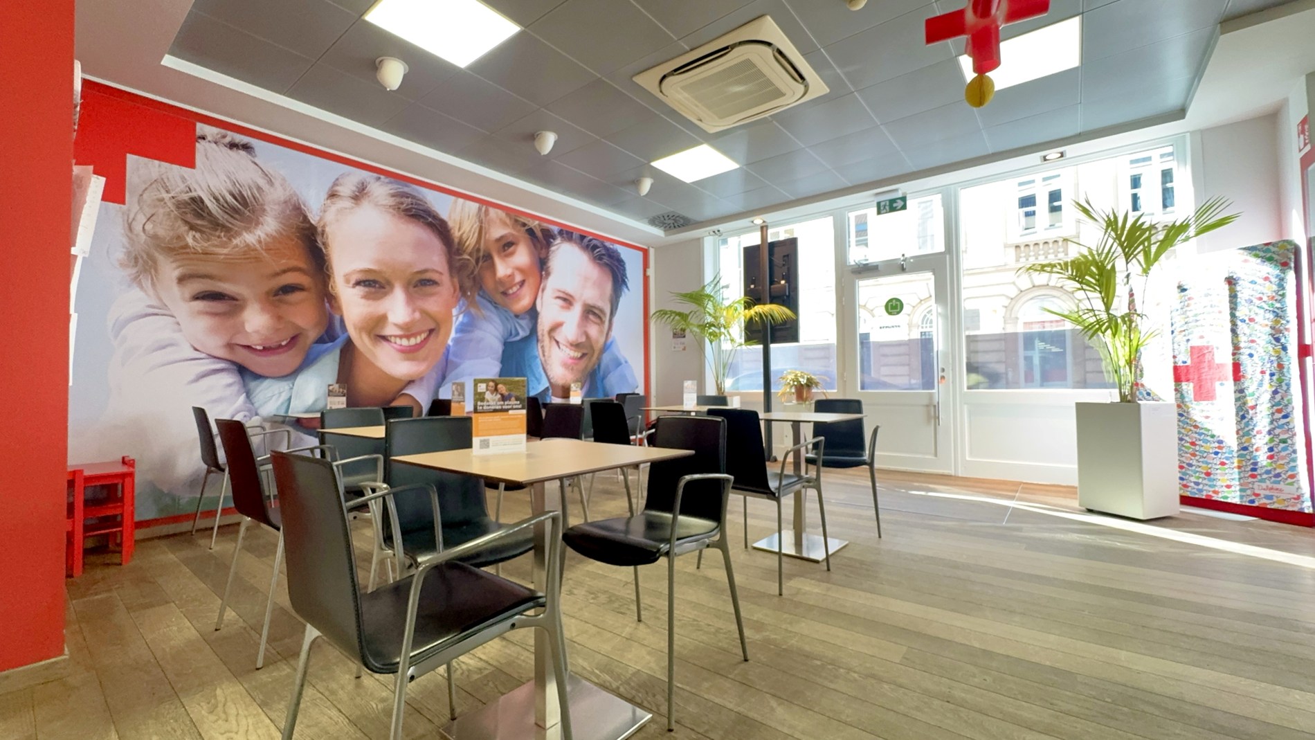 Commercieel gelijkvloers kantoor te huur in het centrum van Gent