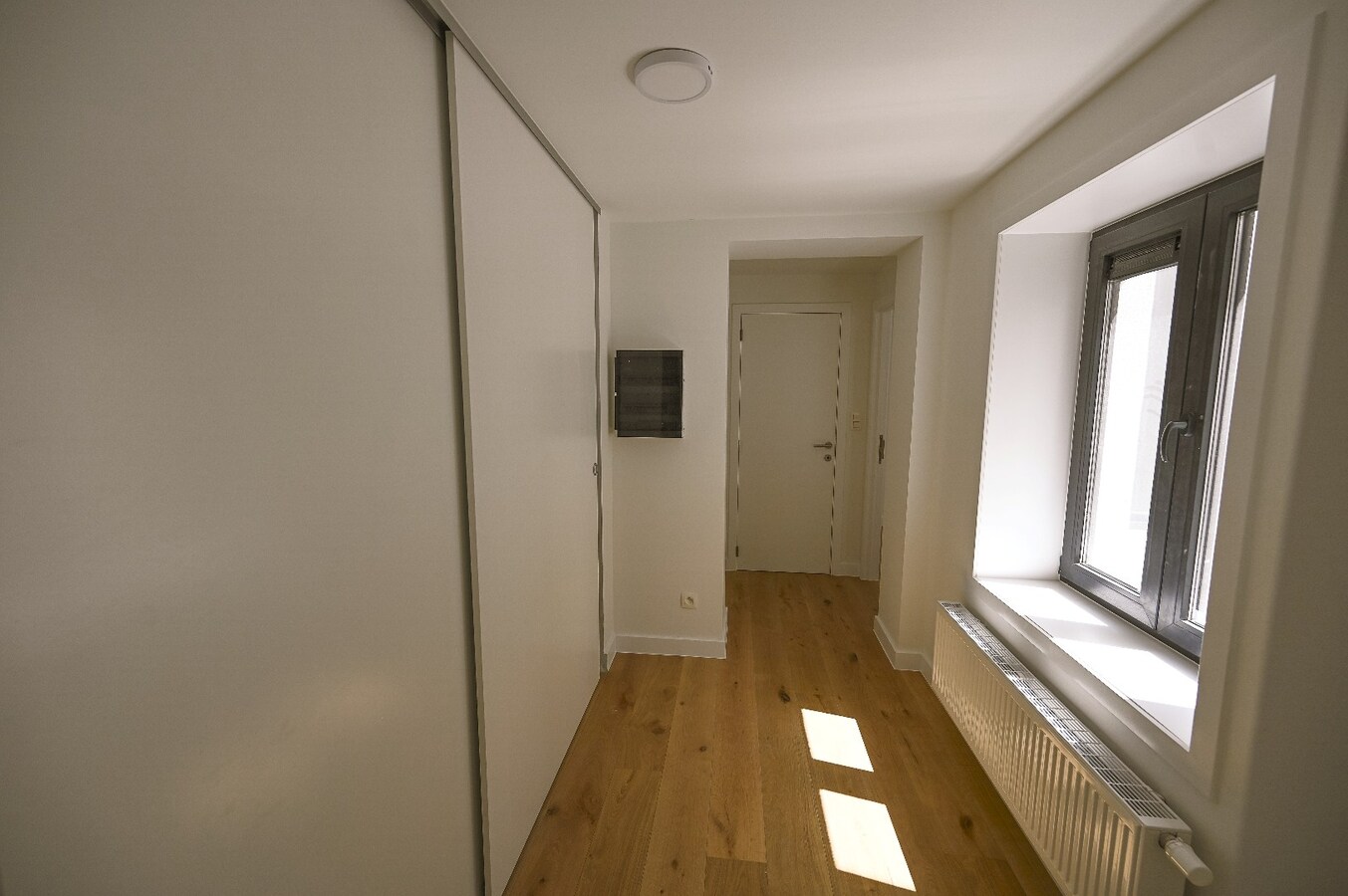 KNAP GERENOVEERD LICHTRIJK APPARTEMENT CENTRUM BLANKENBERGE 