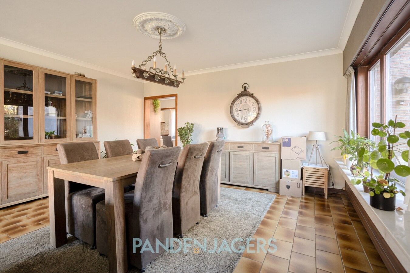 Ruime woning met 3 slaapkamers, garage en zuidgerichte tuin te Duffel-Oost 