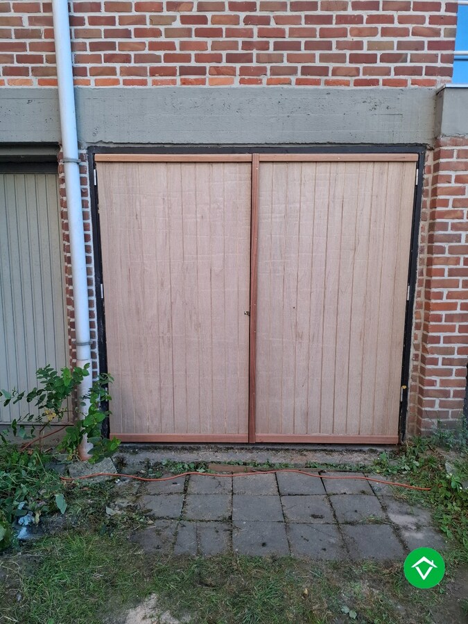 Instapklaar appartement met 2 slaapkamers en garage te Gent 