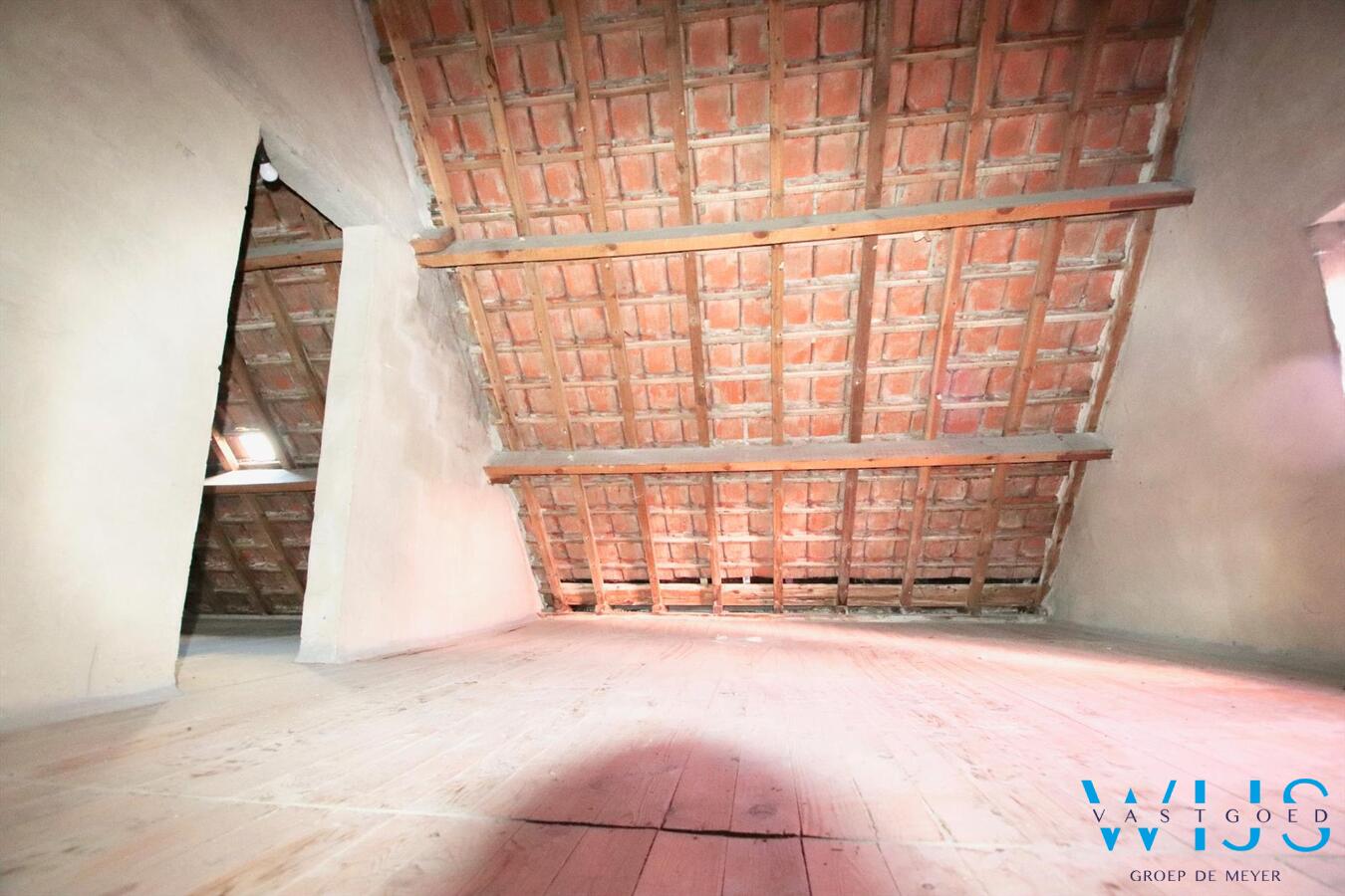 Te renoveren woonhuis op een mooi perceel van 870m² te ERTVELDE! 