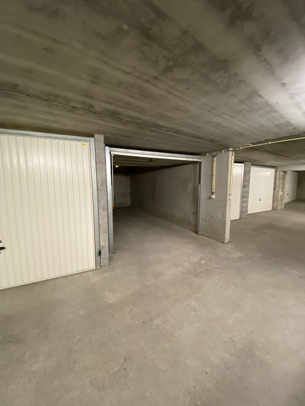 Vlot toegankelijke garagebox op niveau -2 in de residentie Seabird te Duinbergen. 