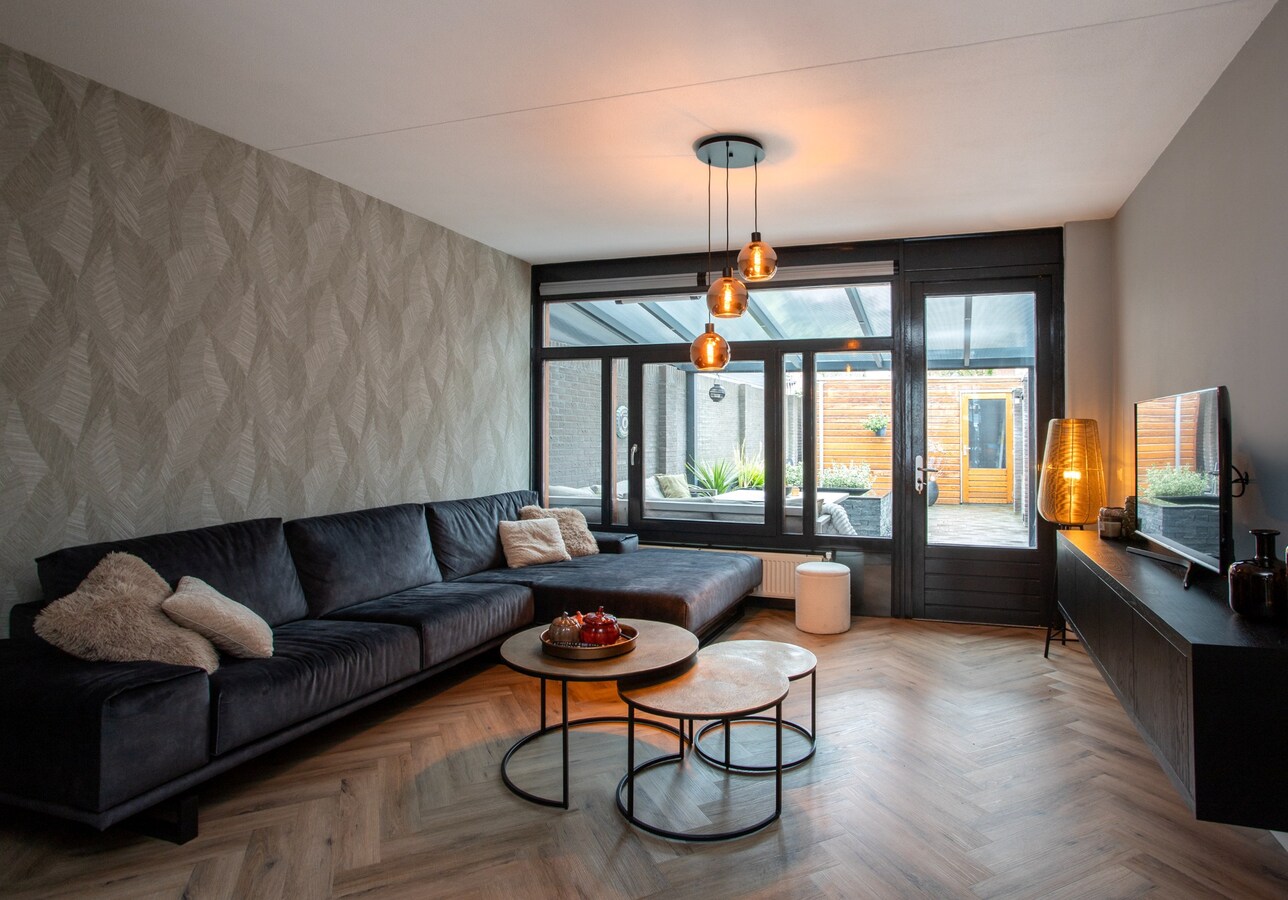 Instapklare geschakelde woning uit 2006 met centrale ligging! 