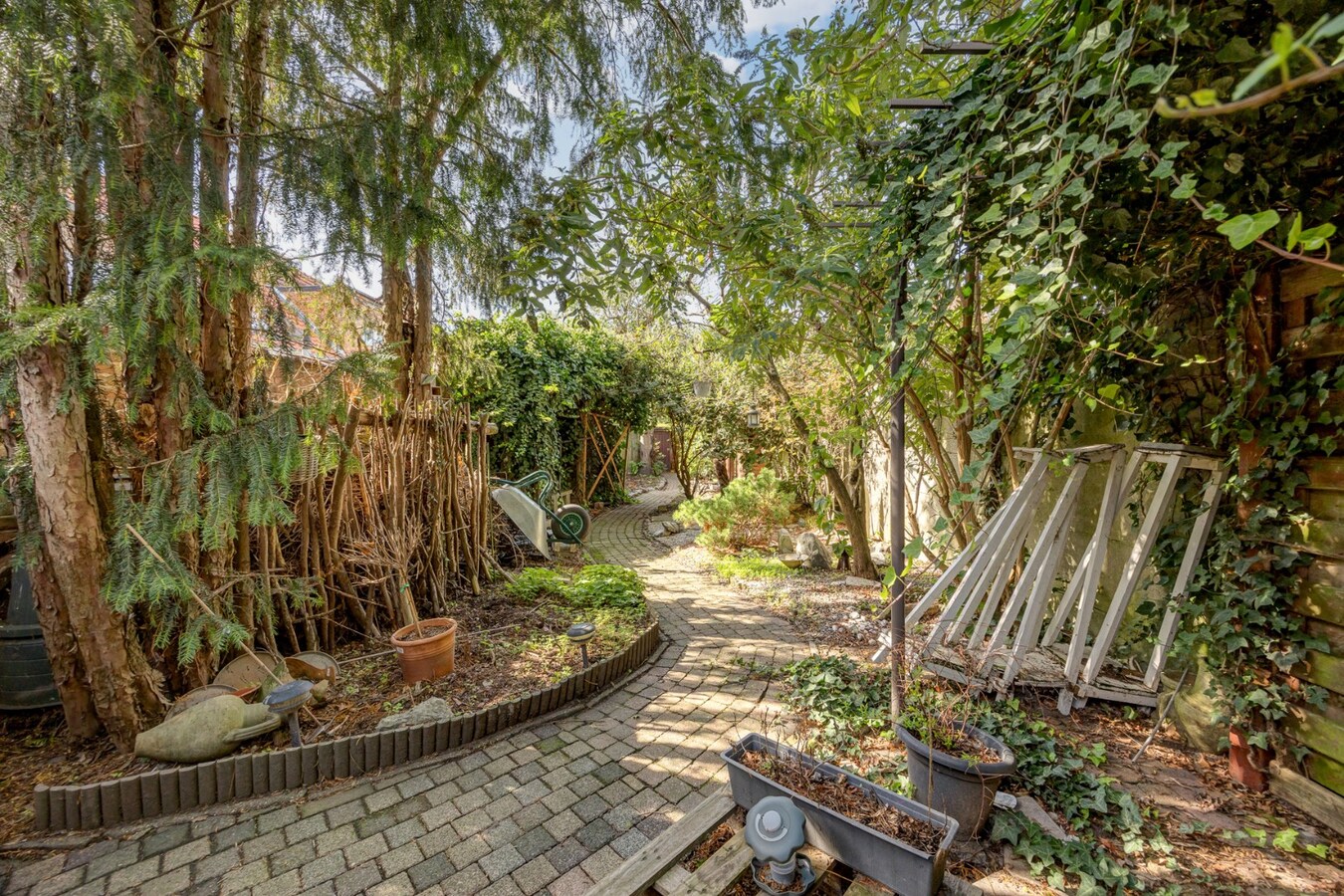 Charmante woning met tuin en garage te Hemiksem! 