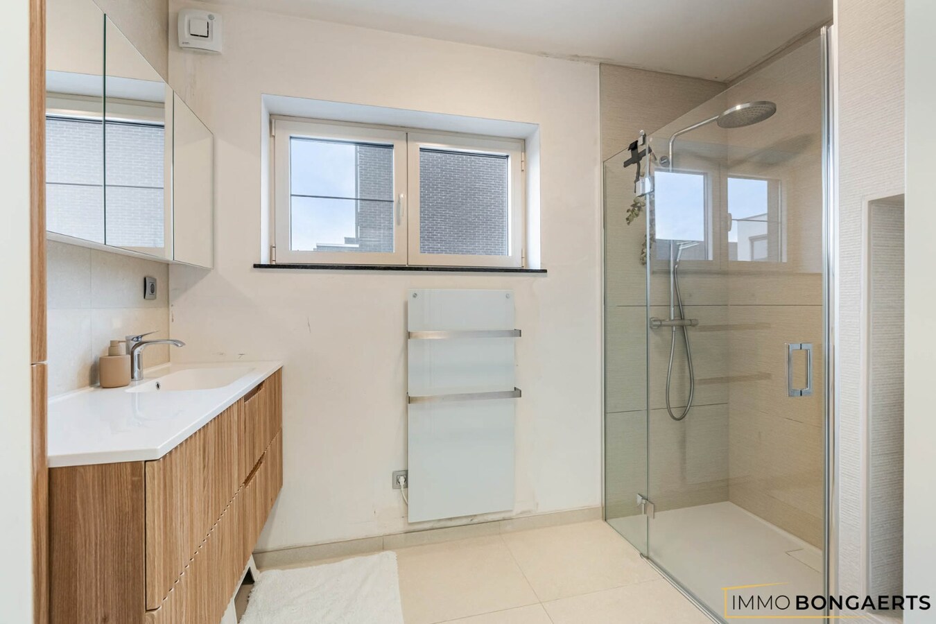 Ruime woning met 3 slaapkamers 