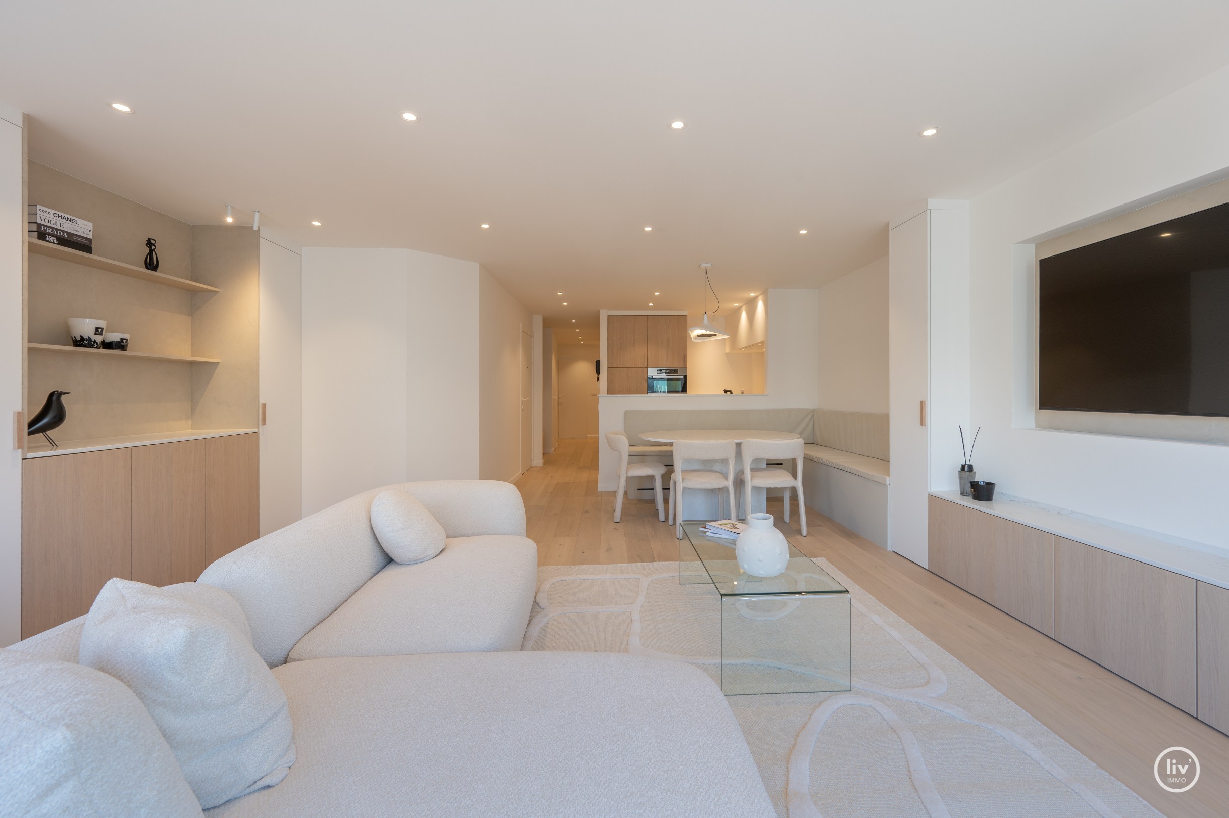 Volledig gerenoveerd en stijlvol appartement in het hart van Knokke in de  Lippenslaan. 