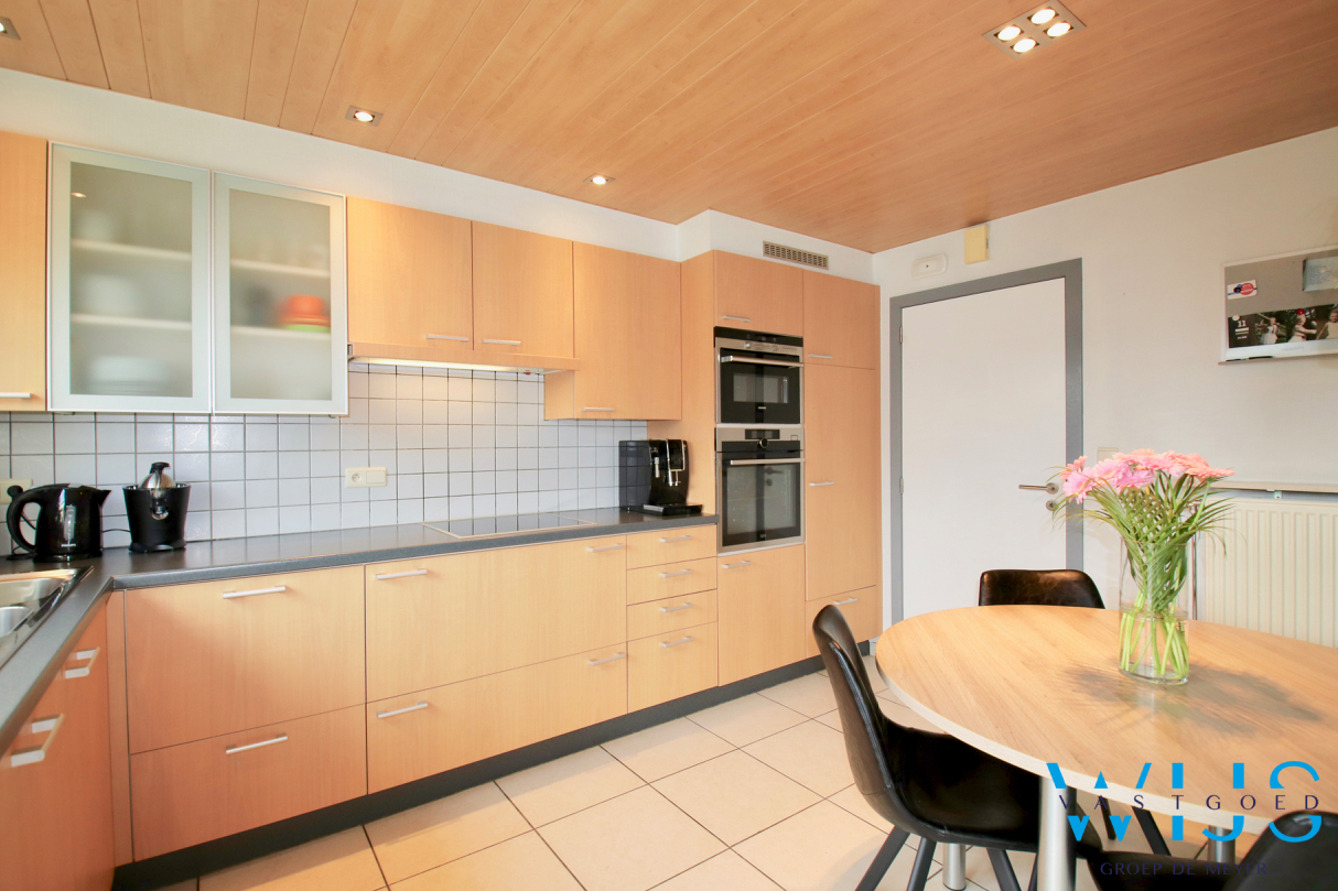 Instapklaar woonhuis in een rustige woonwijk te EEKLO ! 