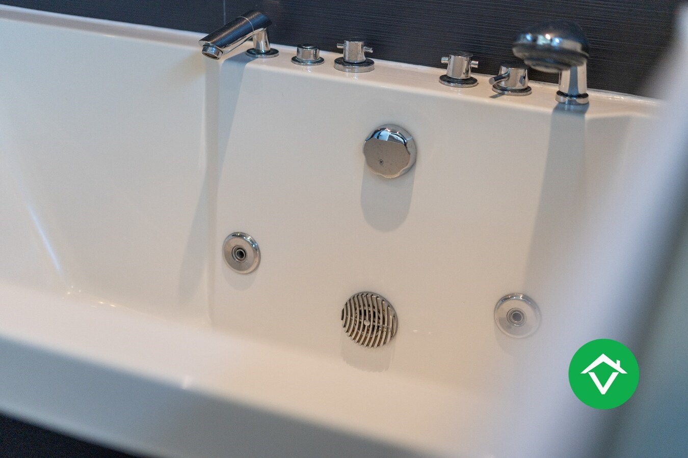 Instapklare, energiezuinige woning met privatieve tuin en garage te Pervijze 