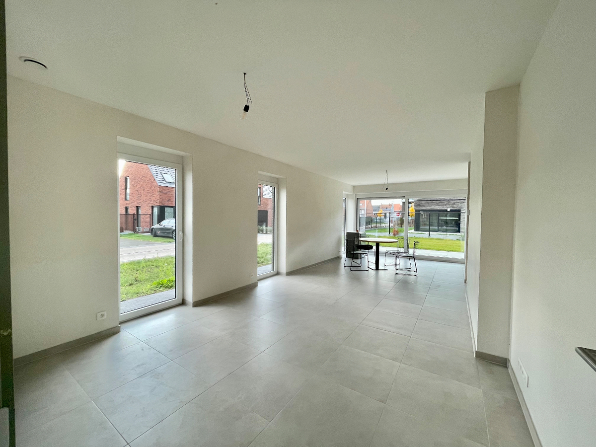 6% BTW mogelijk! Halfopen nieuwbouwwoning met 3 slaapkamers 