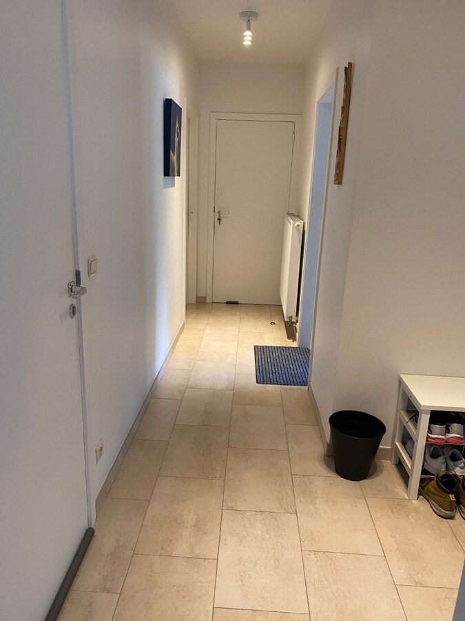 Eigentijds appartement met 2 autostaanplaatsen 