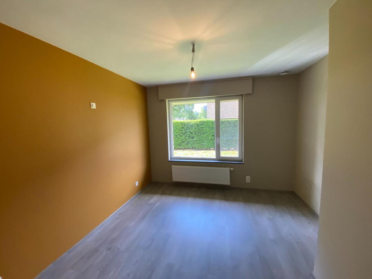 Rustig gelegen, energiezuinige gelijkvloerswoning met garage 