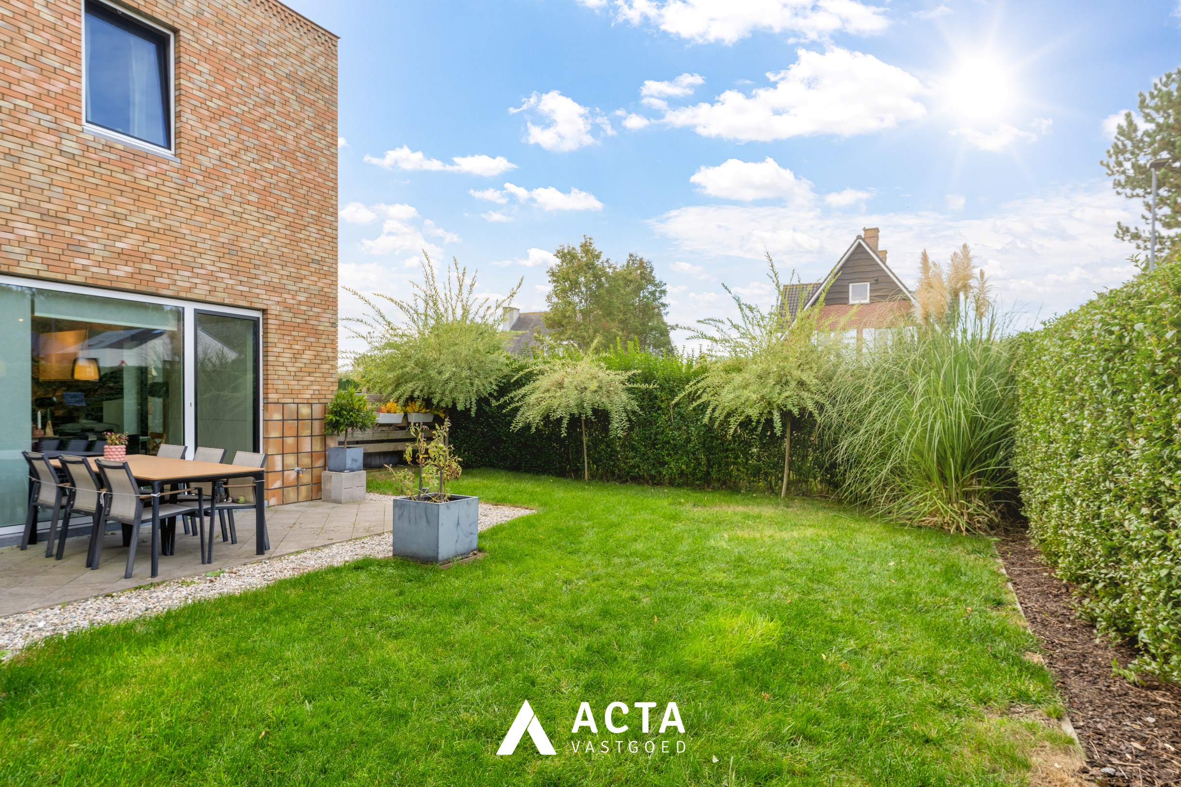 Instapklare halfopen gezinswoning in Baanhof in Oostende 