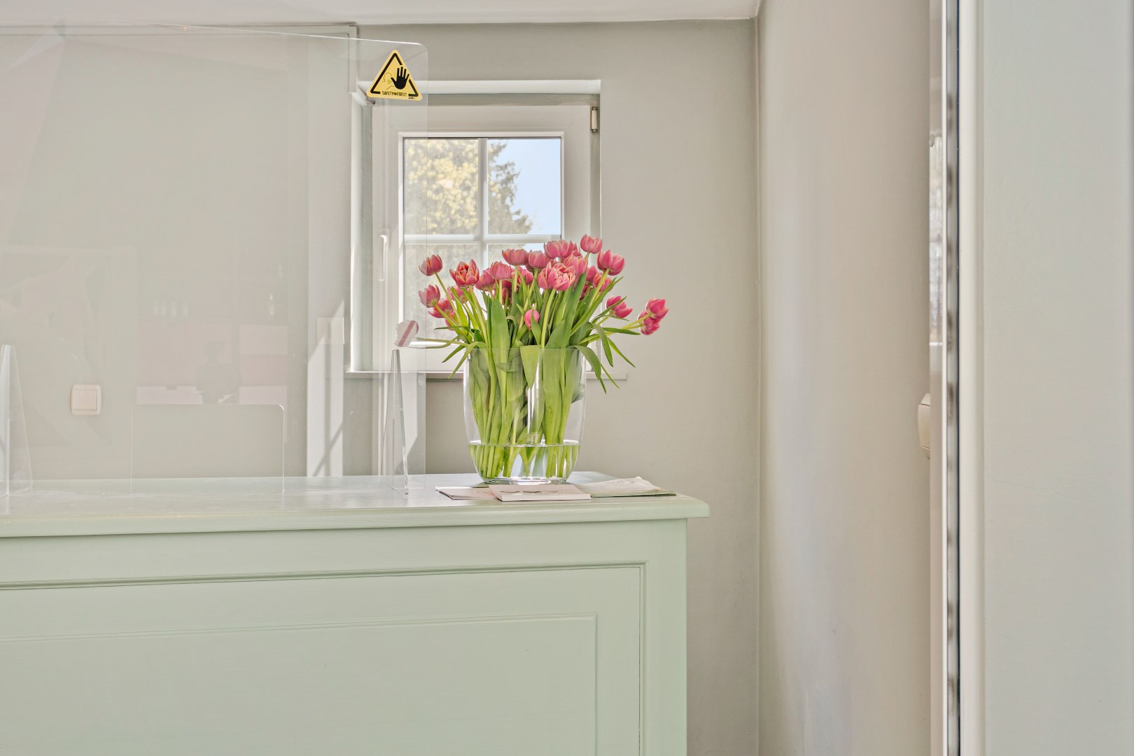 Handelspand met parkeermogelijkheid in het centrum van Bonheiden 