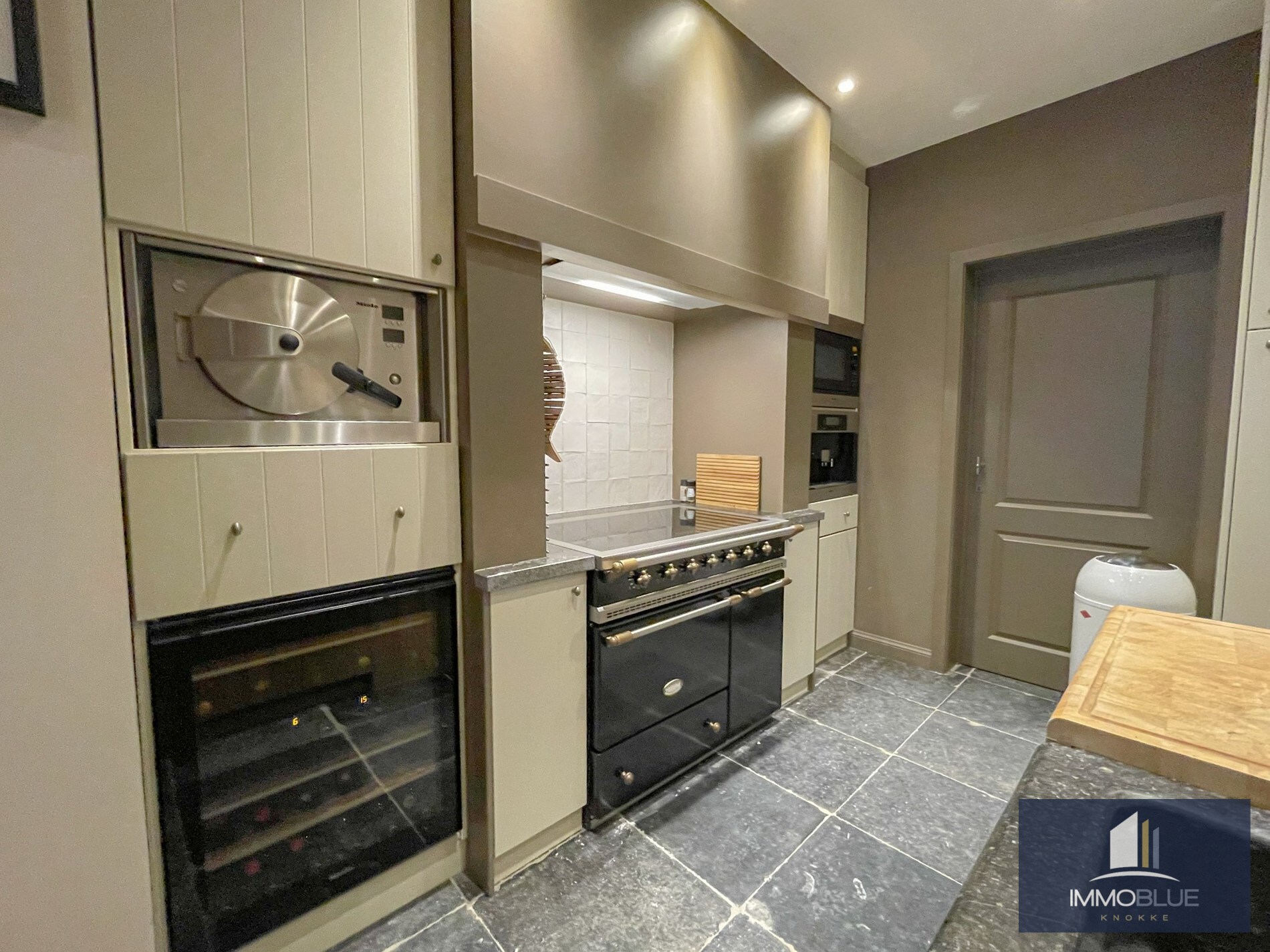 Aangenaam, perfect onderhouden appartement met een ruim terras. 