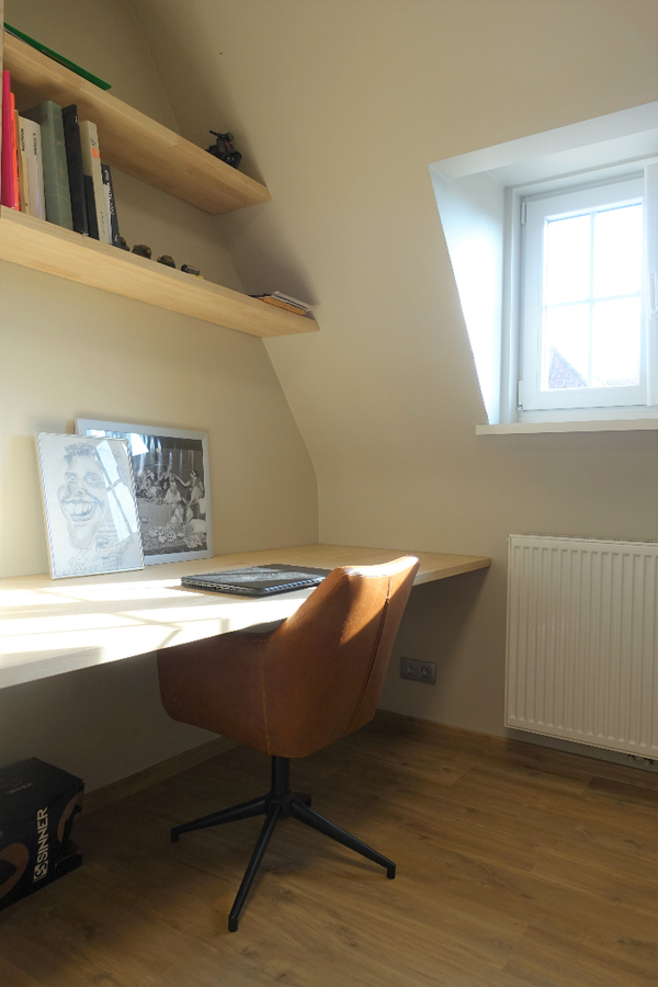 Sublieme gerenoveerde hoekwoning op rustige ligging 