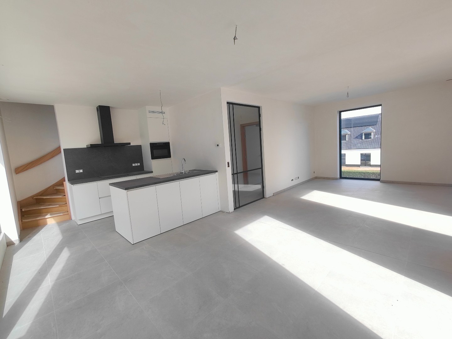 Afgewerkte stapelwoningen met 2/3 slaapkamers + autostaanplaats en berging 