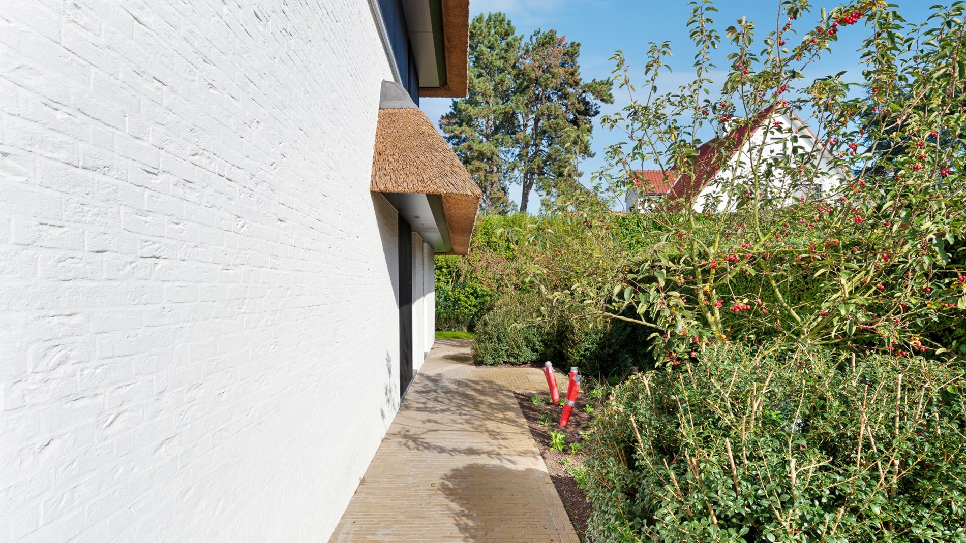 Impressionnante villa neuve au cœur du Zoute, à quelques pas du golf de Knokke. 