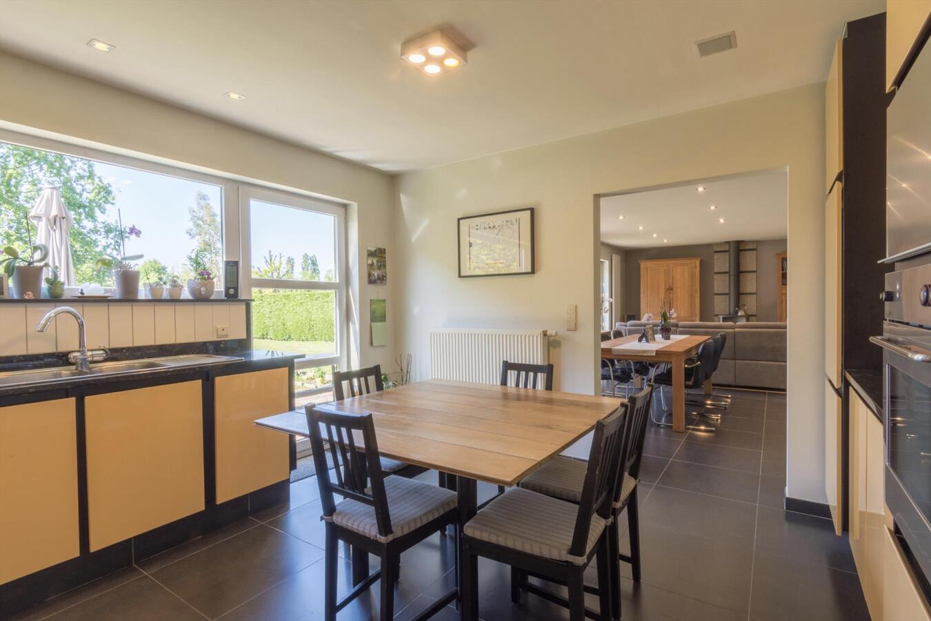 Instapklare villa met prachtige tuin te Destelbergen 