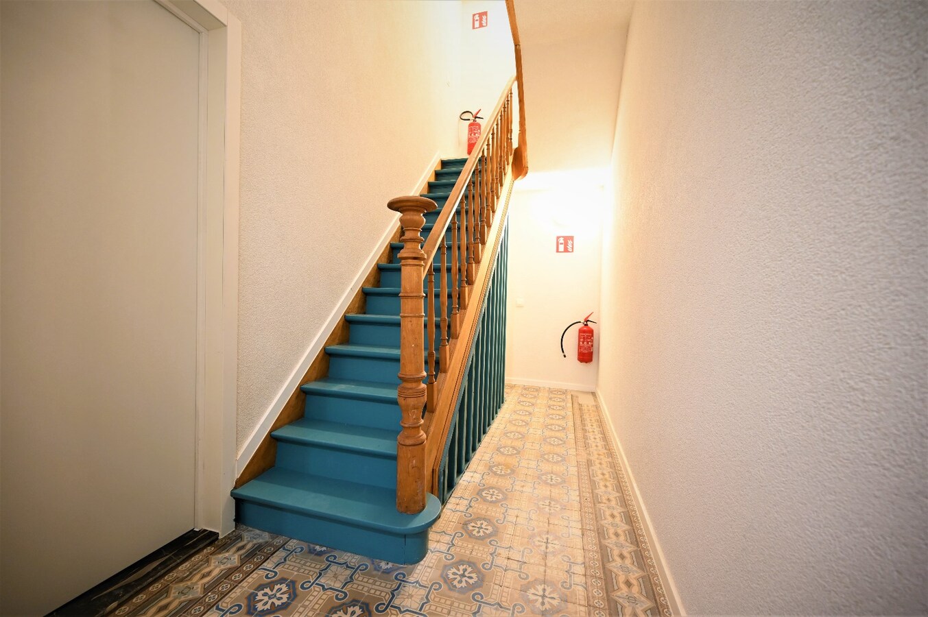 VOLLEDIG GERENOVEERD 1-SLAAPKAMER APPARTEMENT MET TERRAS 