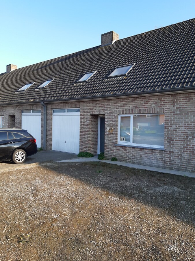 Ruime woning (4 slaapkamers) met garage 