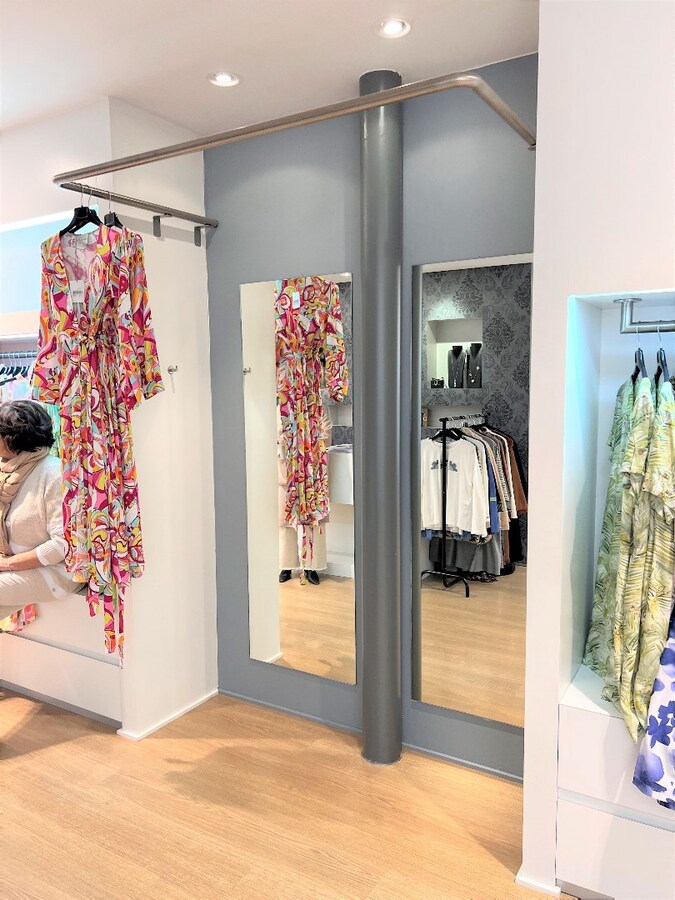 Handelspand met woonst en tuin op zeer commerciële ligging! 