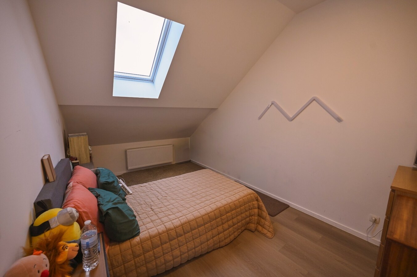 RUIM LICHTRIJK DUPLEX APPARTEMENT MET TERRAS NABIJ CENTRUM 