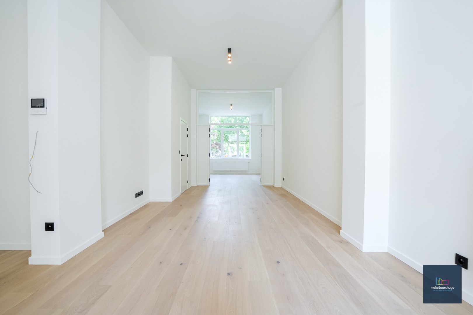 Nieuw 2 slaapkamerappartement  met praktijkmogelijkheden 